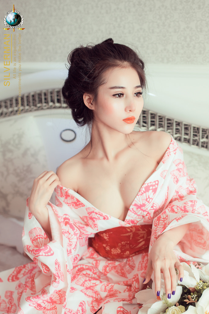校草沦为性玩物暴露调教